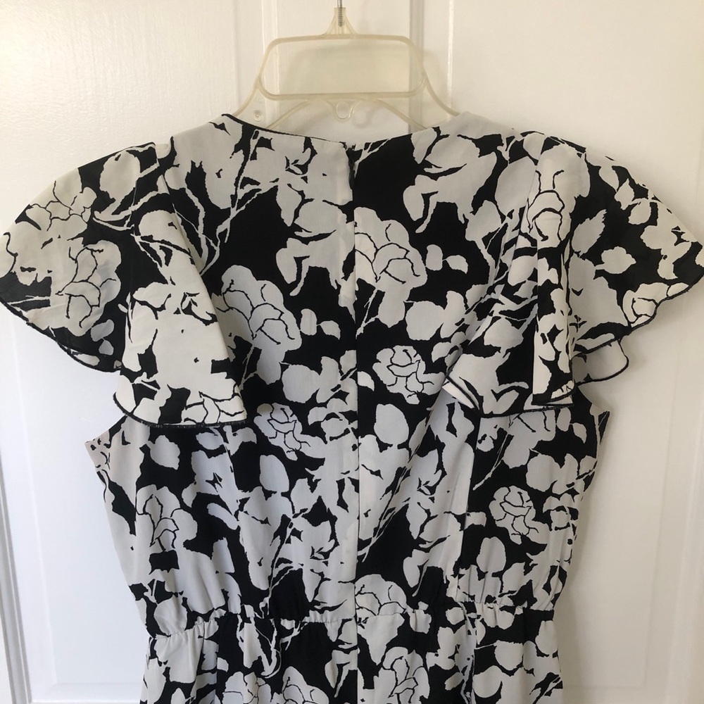 Sam Edelman Asymmetrical Black and White Floral Ruffle Sleeve Dress size 8 - Picture 7 of 11